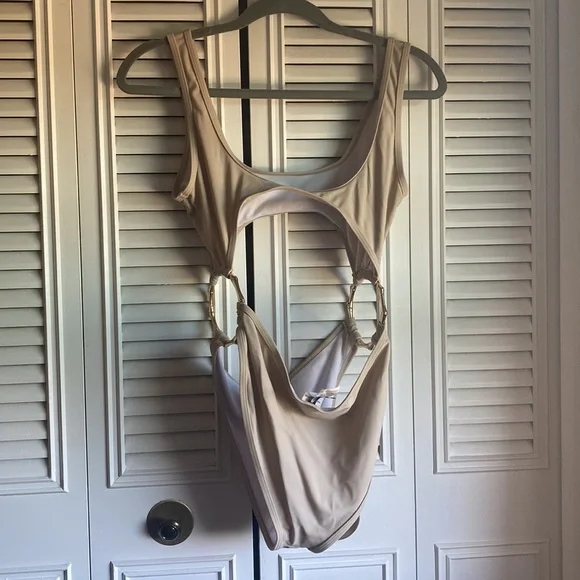 PLT 1 piece cut out swimsuit - Picture 6 of 8
